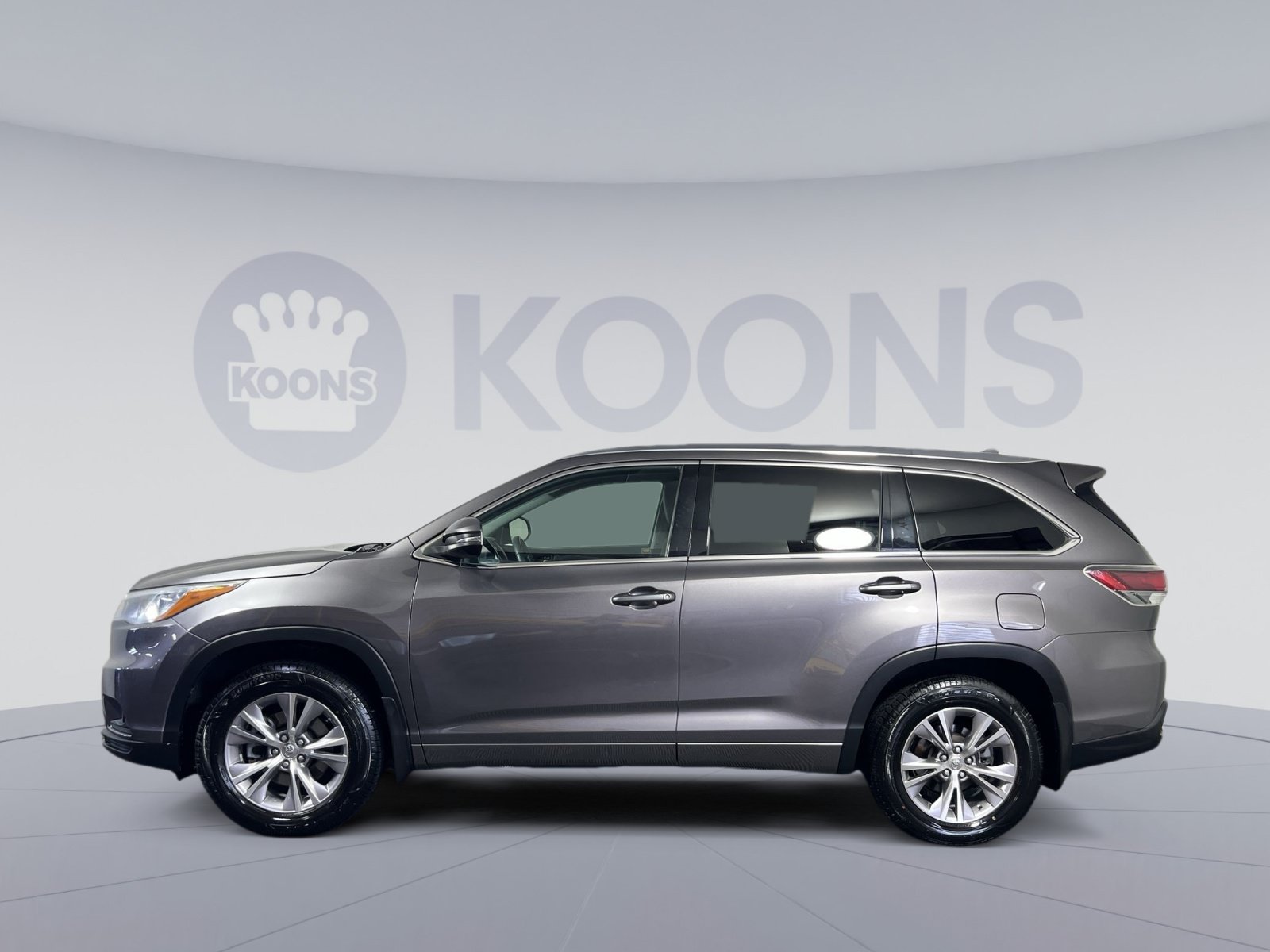 Used 2015 Toyota Highlander XLE AWD/4WD image 2