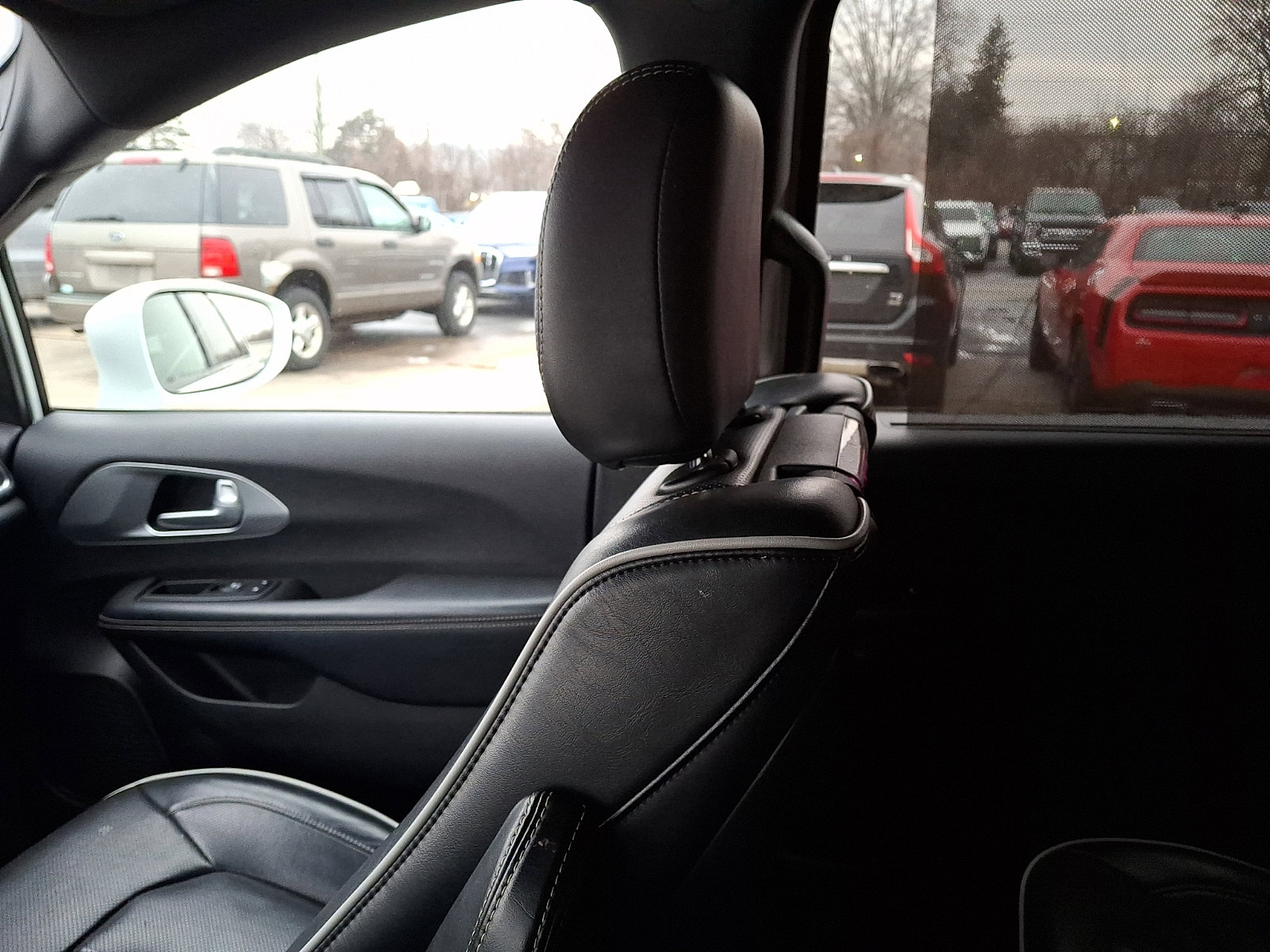 Used 2019 Chrysler Pacifica Limited w/ Advanced Safetytec Group image 17