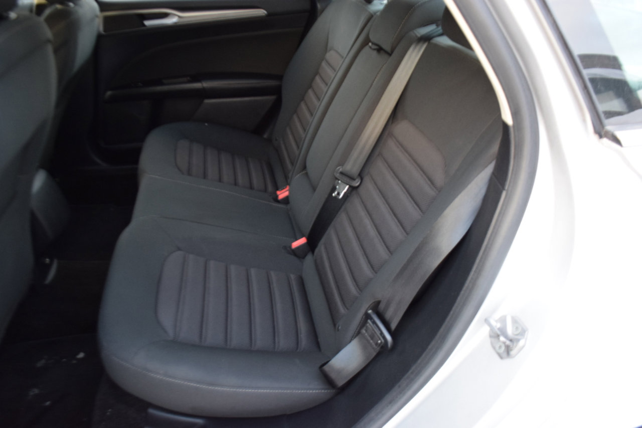 Used 2017 Ford Fusion SE image 24