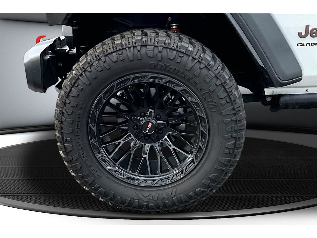Used 2025 Jeep Gladiator Mojave w/ Safety Group image 10
