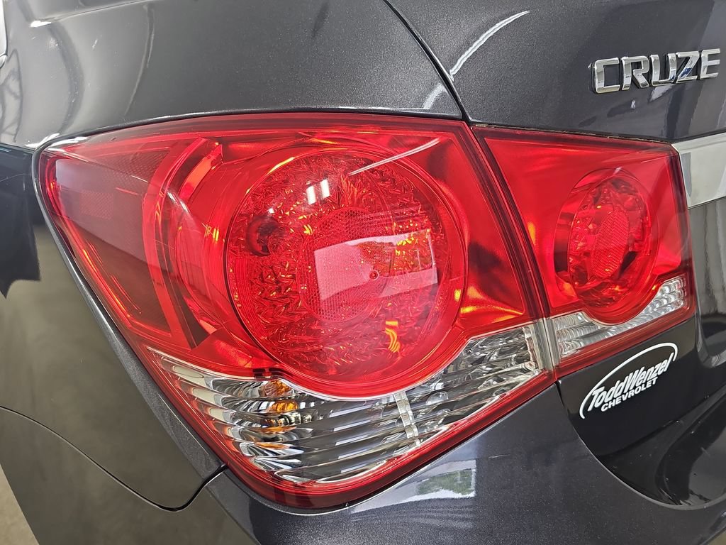 Used 2016 Chevrolet Cruze LT FWD image 39
