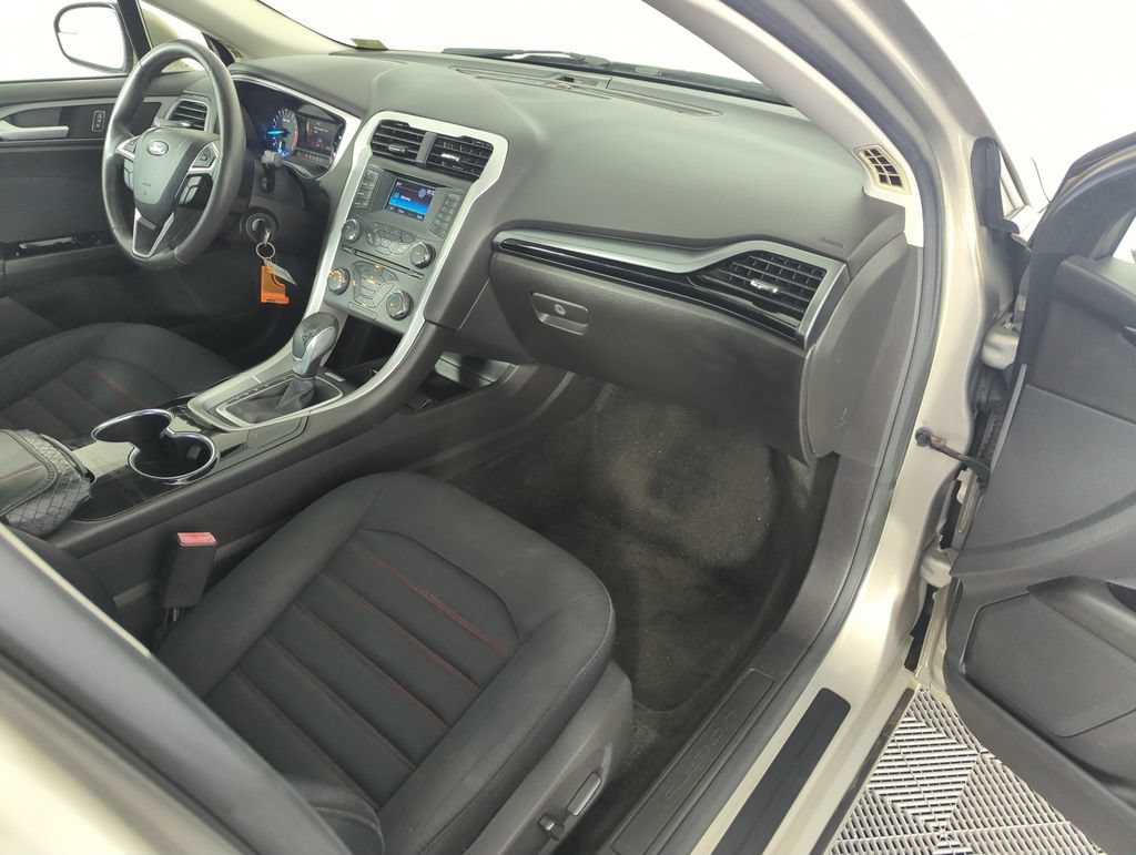 Used 2015 Ford Fusion SE w/ Equipment Group 201A FWD image 36