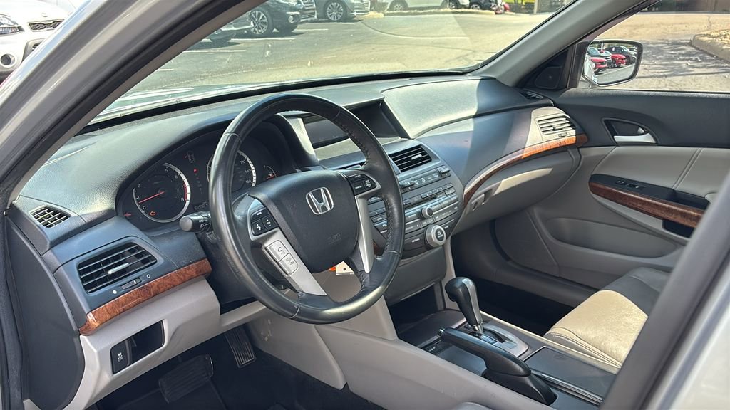 Used 2011 Honda Accord EX-L image 22