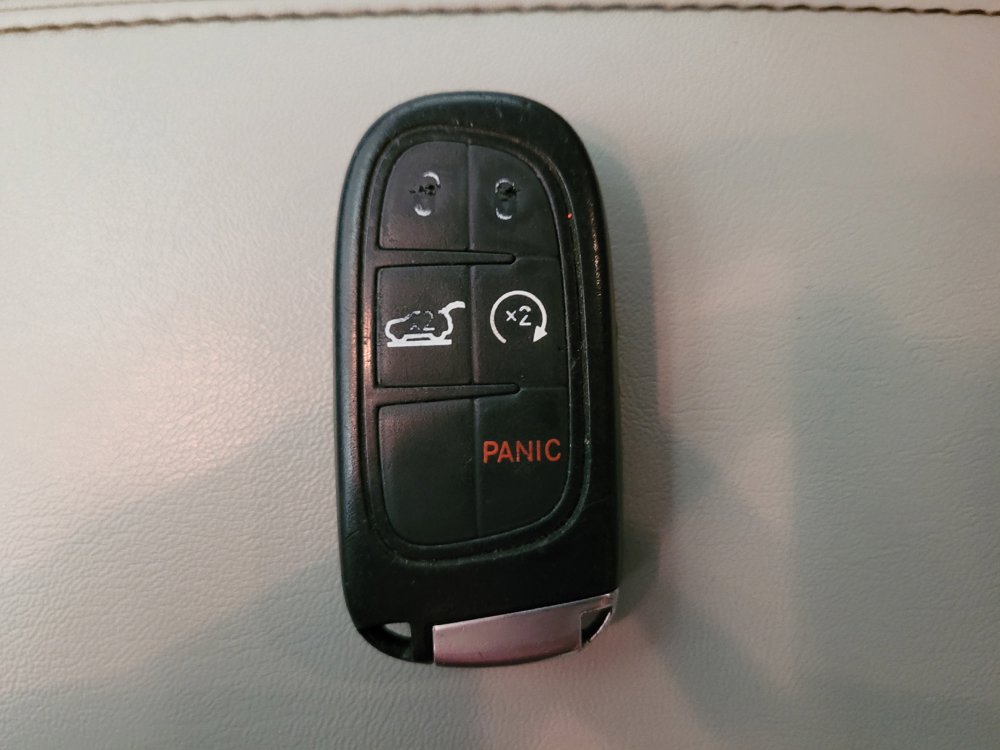 Used 2020 Jeep Cherokee Limited FWD image 32