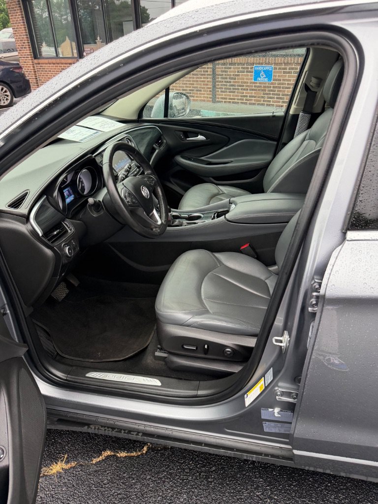 Used 2020 Buick Envision Essence FWD image 19