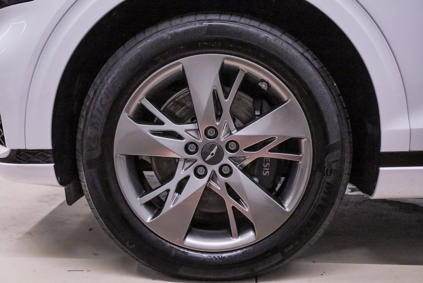 Certified 2025 Genesis GV70 3.5T Sport AWD/4WD image 23
