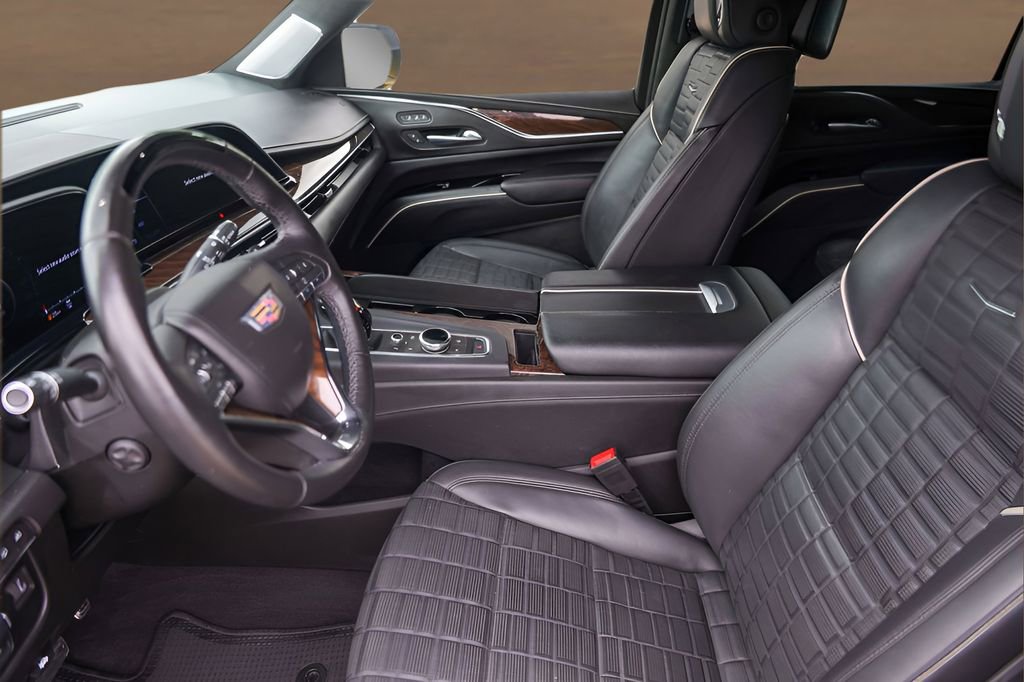Certified 2023 Cadillac Escalade ESV Sport Platinum w/ LPO, ONYX Package AWD/4WD image 9