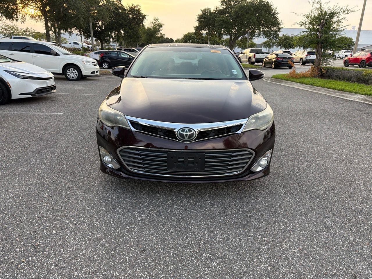 Used 2015 Toyota Avalon Limited w/ Technology Package FWD image 5