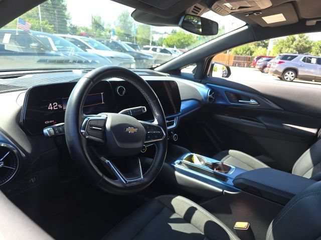 Used 2024 Chevrolet Equinox EV LT FWD image 11