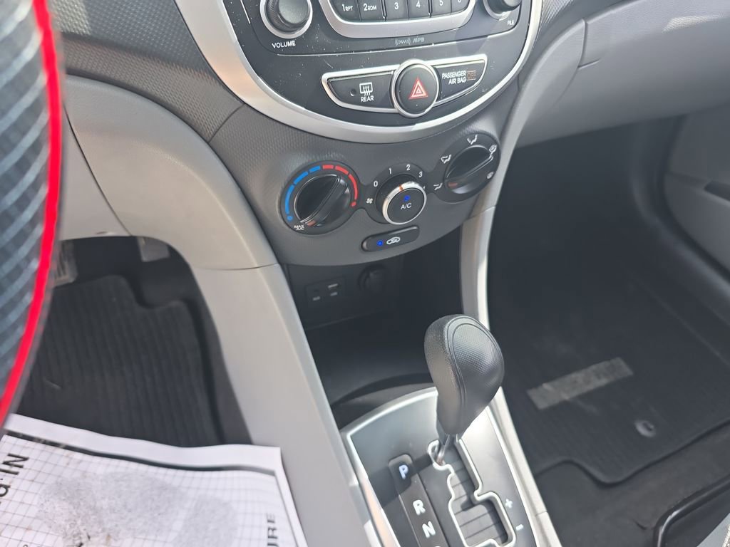 Used 2014 Hyundai Accent GS image 9