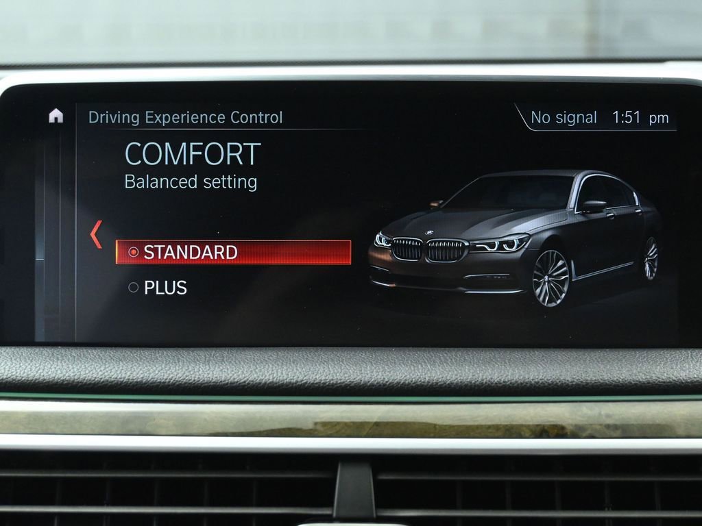 Used 2019 BMW 750i image 36