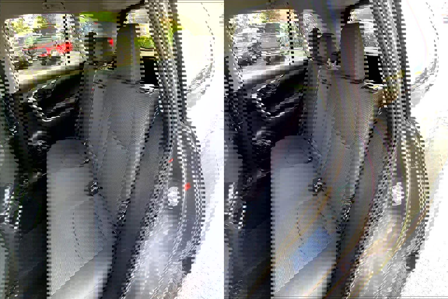 Used 2019 Toyota RAV4 LE image 19