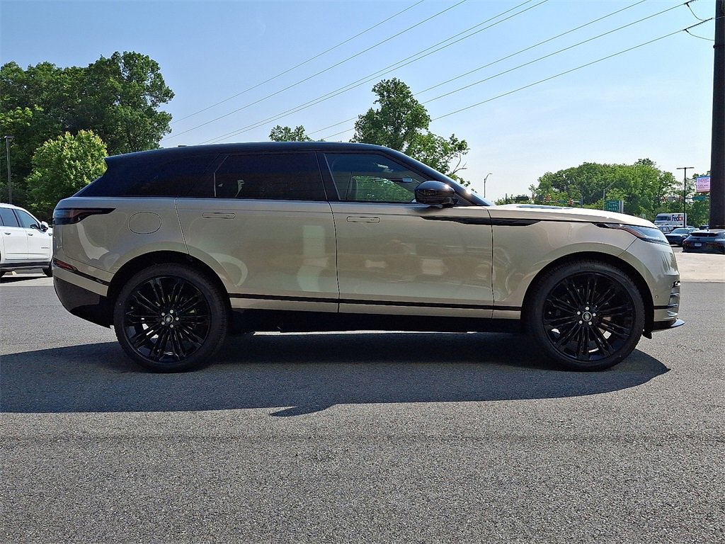 New 2026 Land Rover Range Rover Velar Dynamic SE image 3