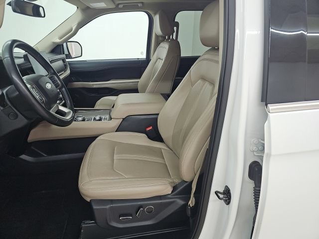 Used 2024 Ford Expedition Limited AWD/4WD image 3