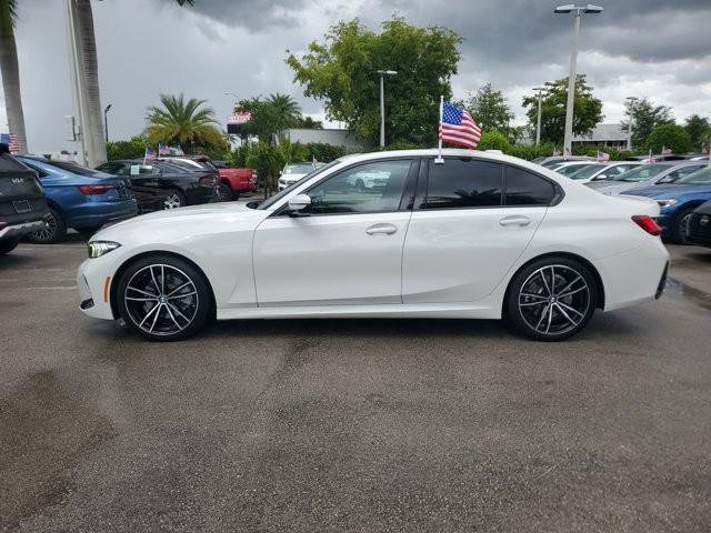 Used 2023 BMW 330i Sedan w/ M Sport Package RWD image 8