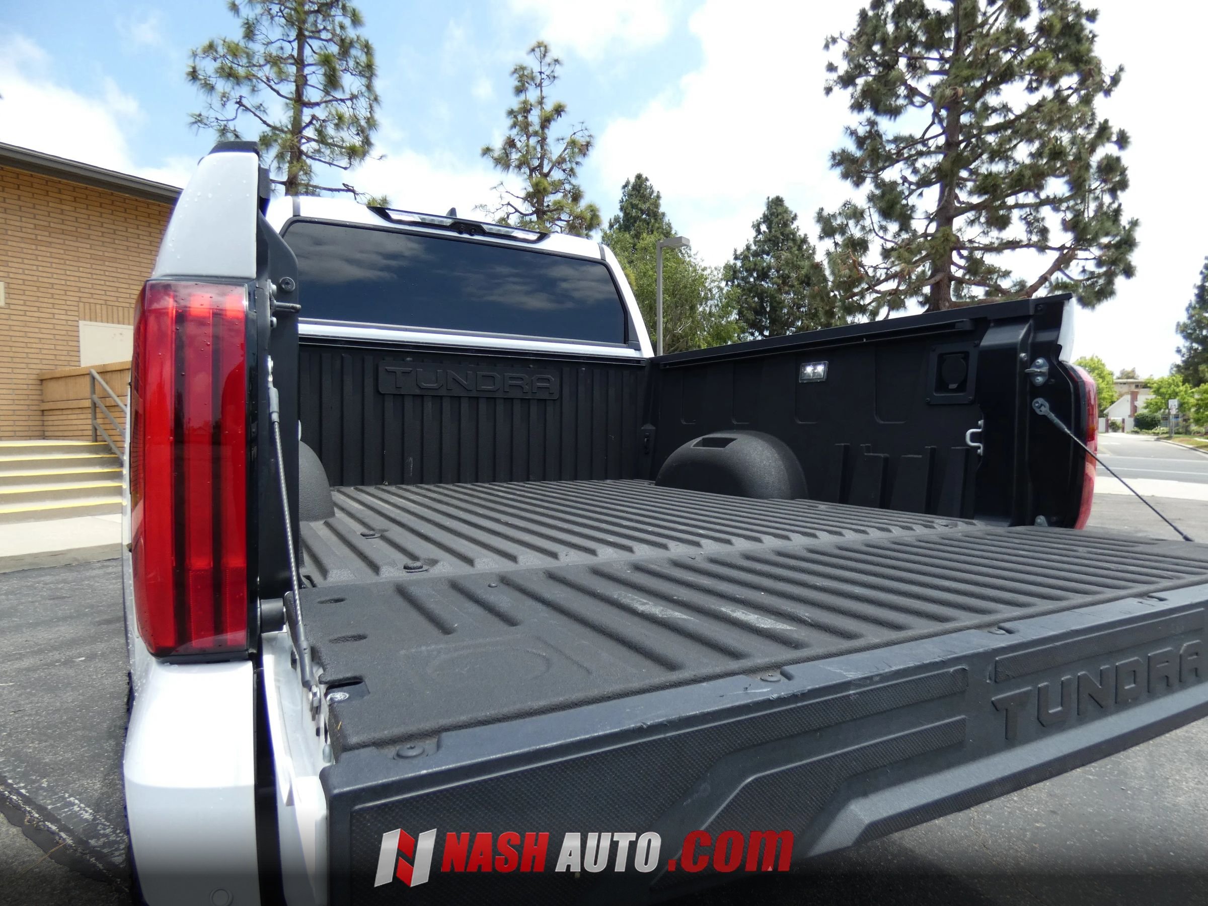 Used 2024 Toyota Tundra Limited w/ TRD Off-Road Package AWD/4WD image 27
