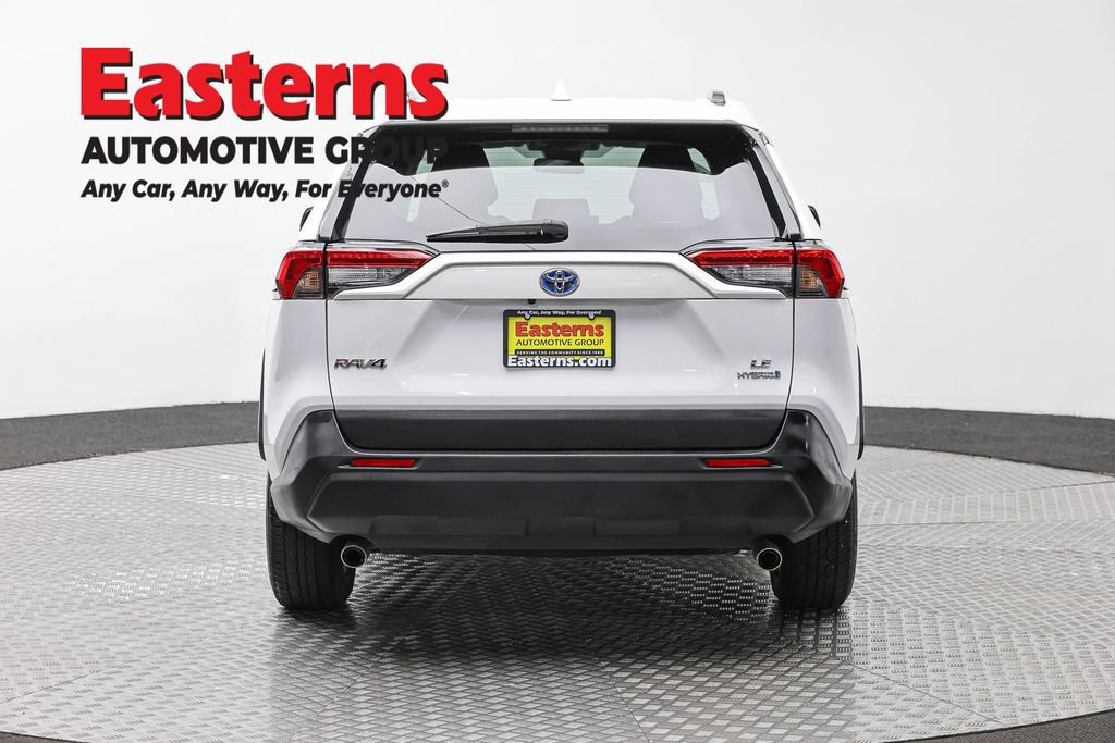 Used 2022 Toyota RAV4 LE AWD/4WD image 6