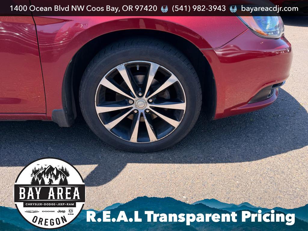 Used 2012 Chrysler 200 Touring FWD image 9