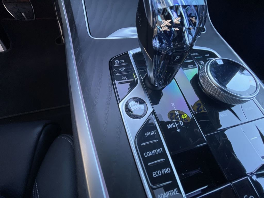 Used 2022 BMW X7 xDrive40i w/ M Sport Package image 17