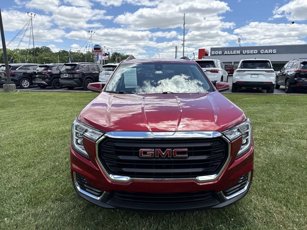 Used 2022 GMC Terrain SLE w/ Driver Convenience Package FWD image 16