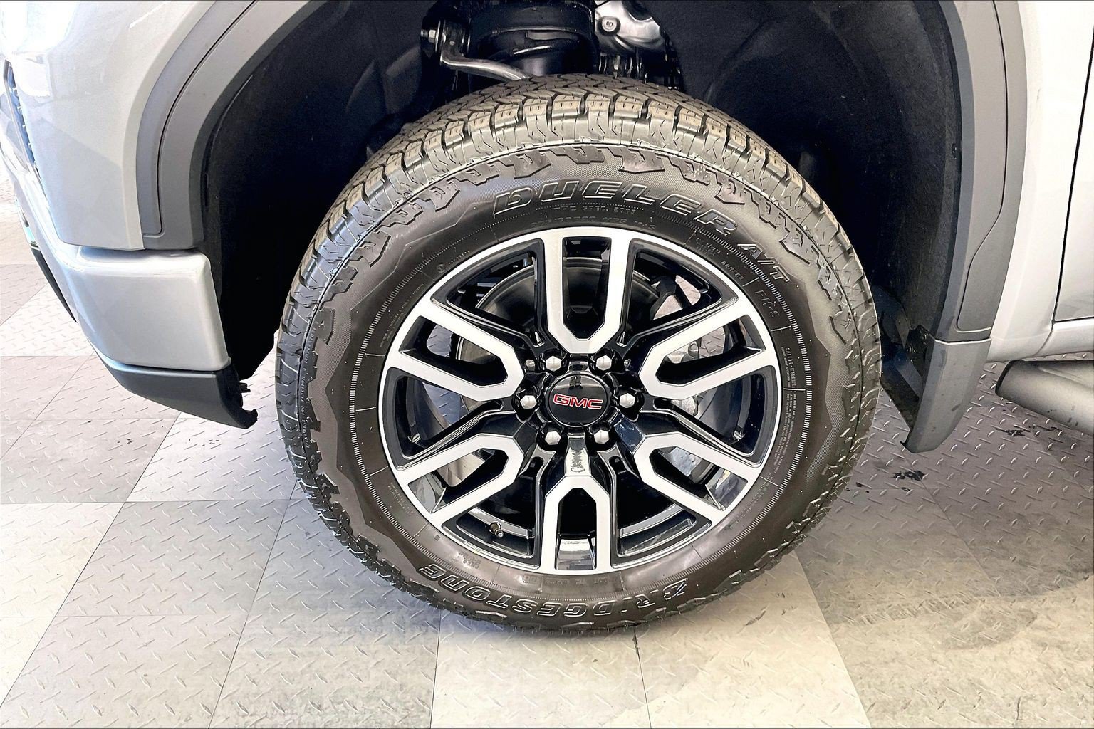 Used 2026 GMC Sierra 1500 AT4 w/ AT4 Premium Package AWD/4WD image 8
