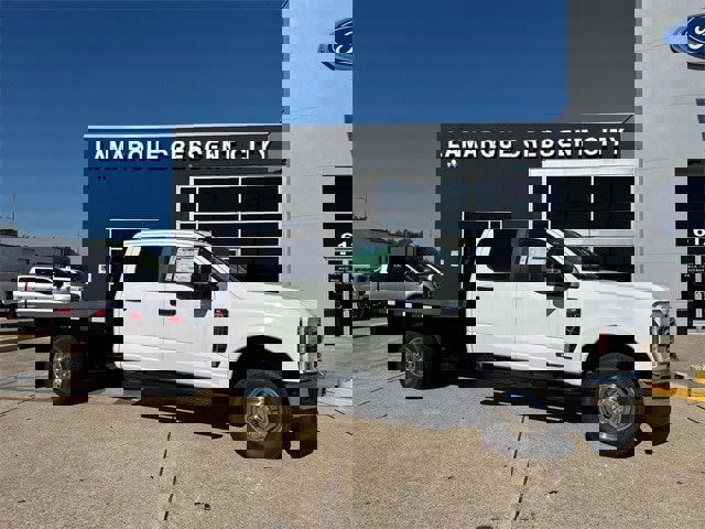 New 2025 Ford F350 XL w/ XL Chrome Package