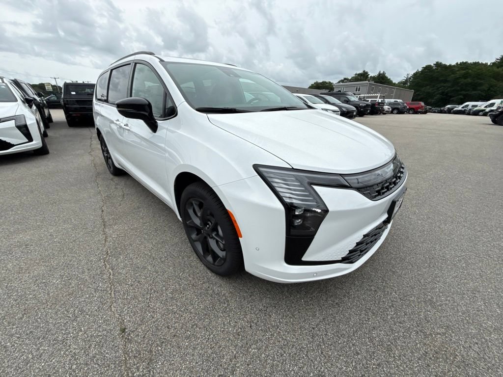 New 2027 Chrysler Pacifica Limited AWD/4WD image 7
