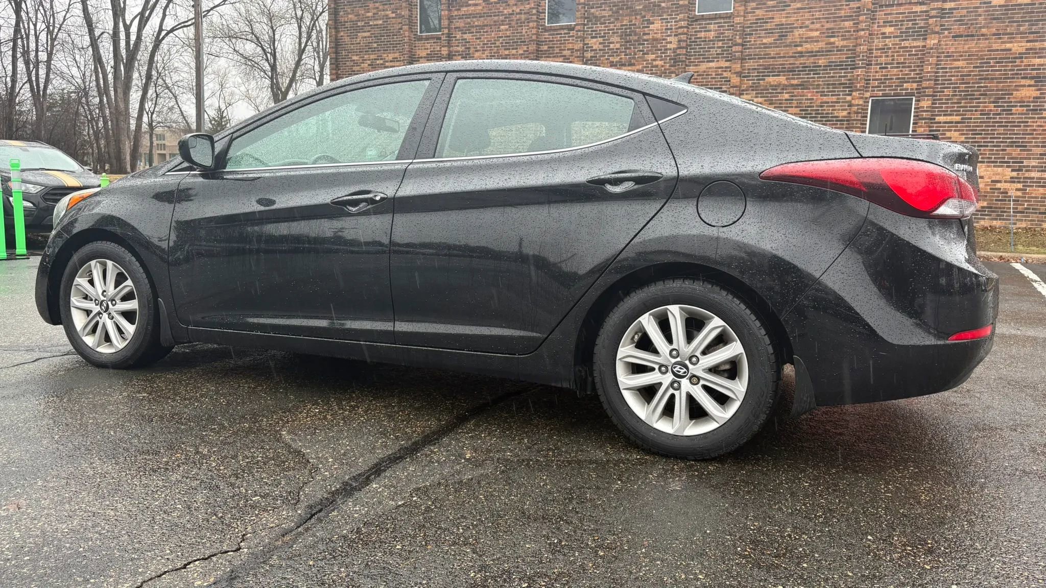 Used 2015 Hyundai Elantra SE w/ Option Group 03 FWD image 6