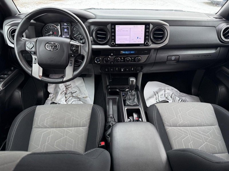 Used 2022 Toyota Tacoma TRD Off-Road image 13