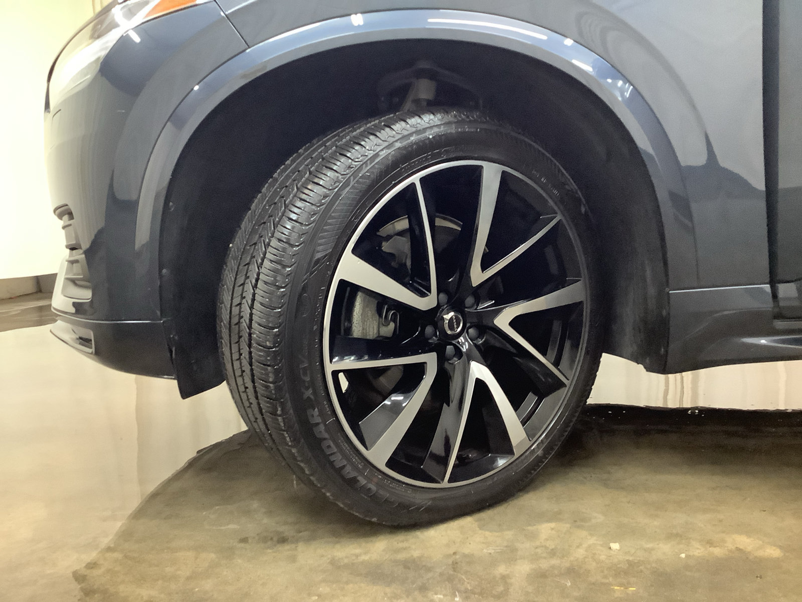 Used 2021 Volvo XC90 T6 Momentum w/ Protection Package AWD/4WD image 25