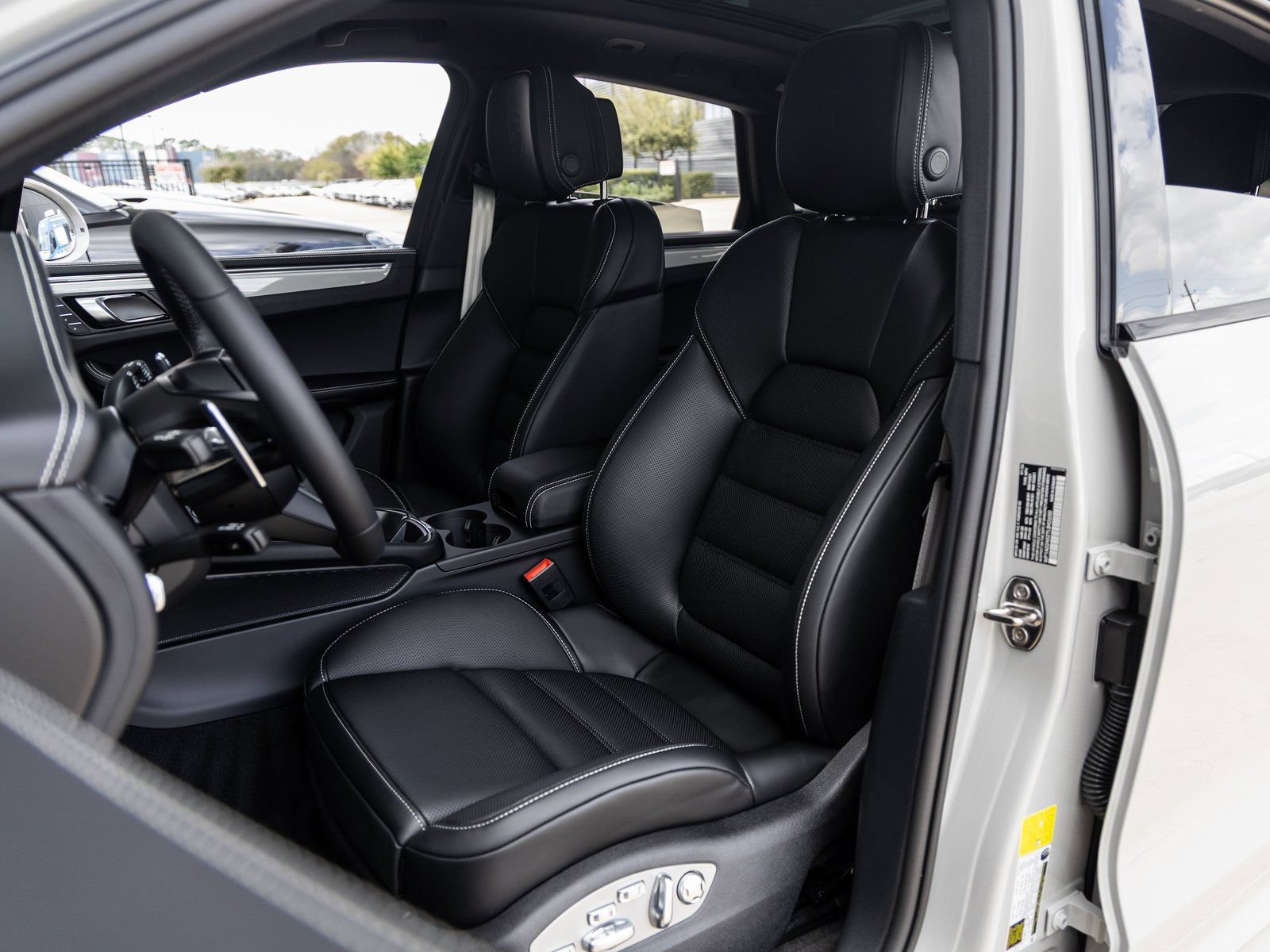 New 2026 Porsche Macan S AWD/4WD image 5