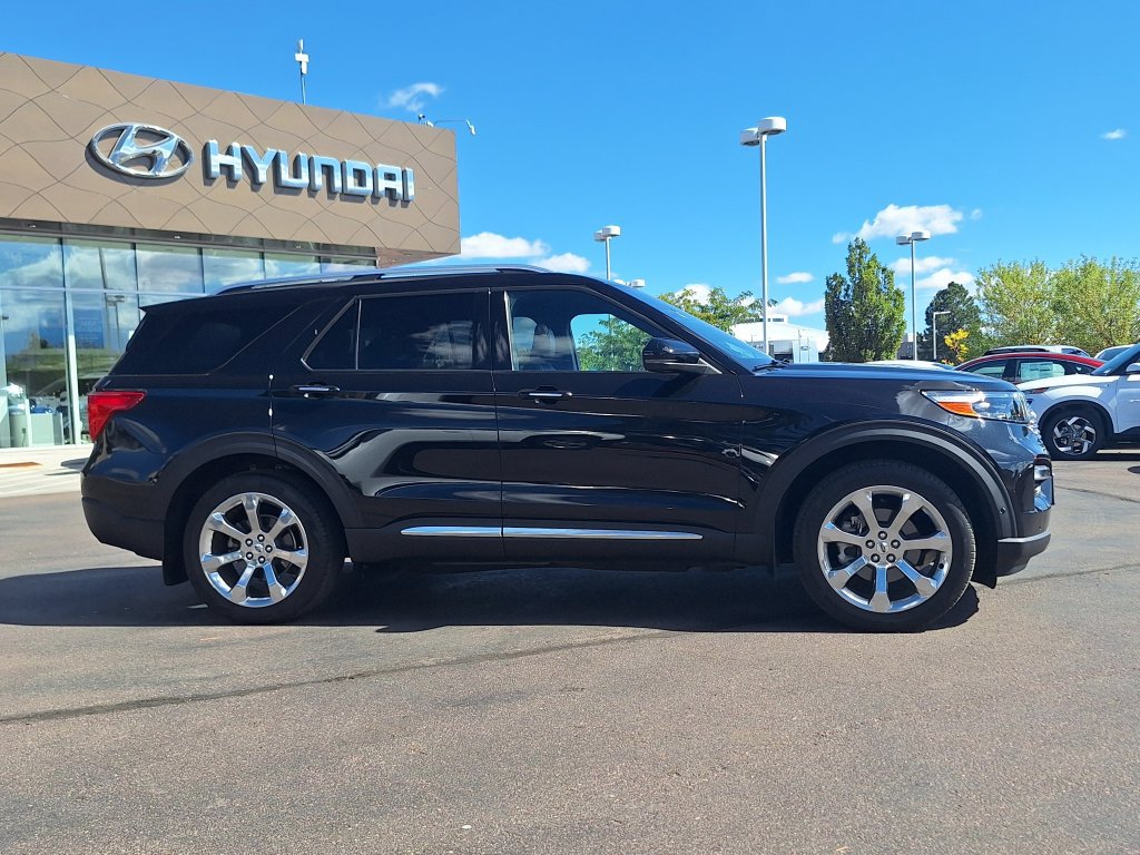 Used 2020 Ford Explorer Platinum w/ Premium Technology Package AWD/4WD image 2