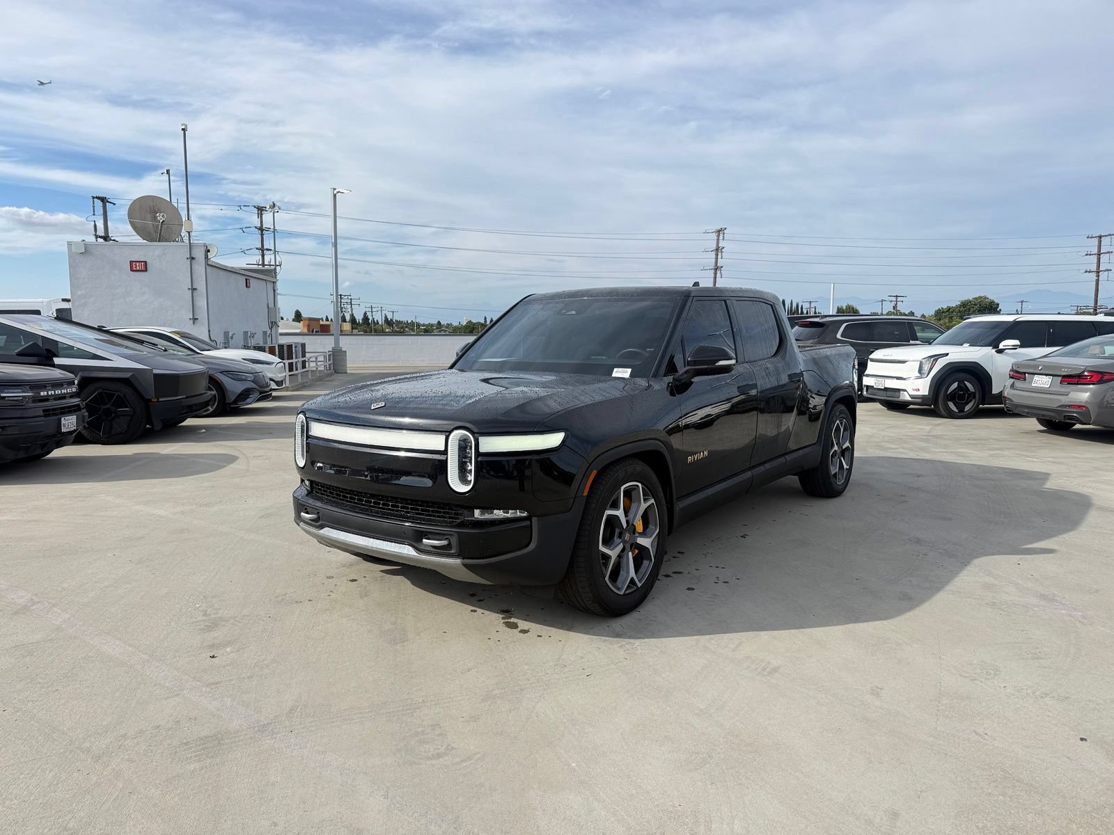 Used 2022 Rivian R1T Adventure AWD/4WD image 1