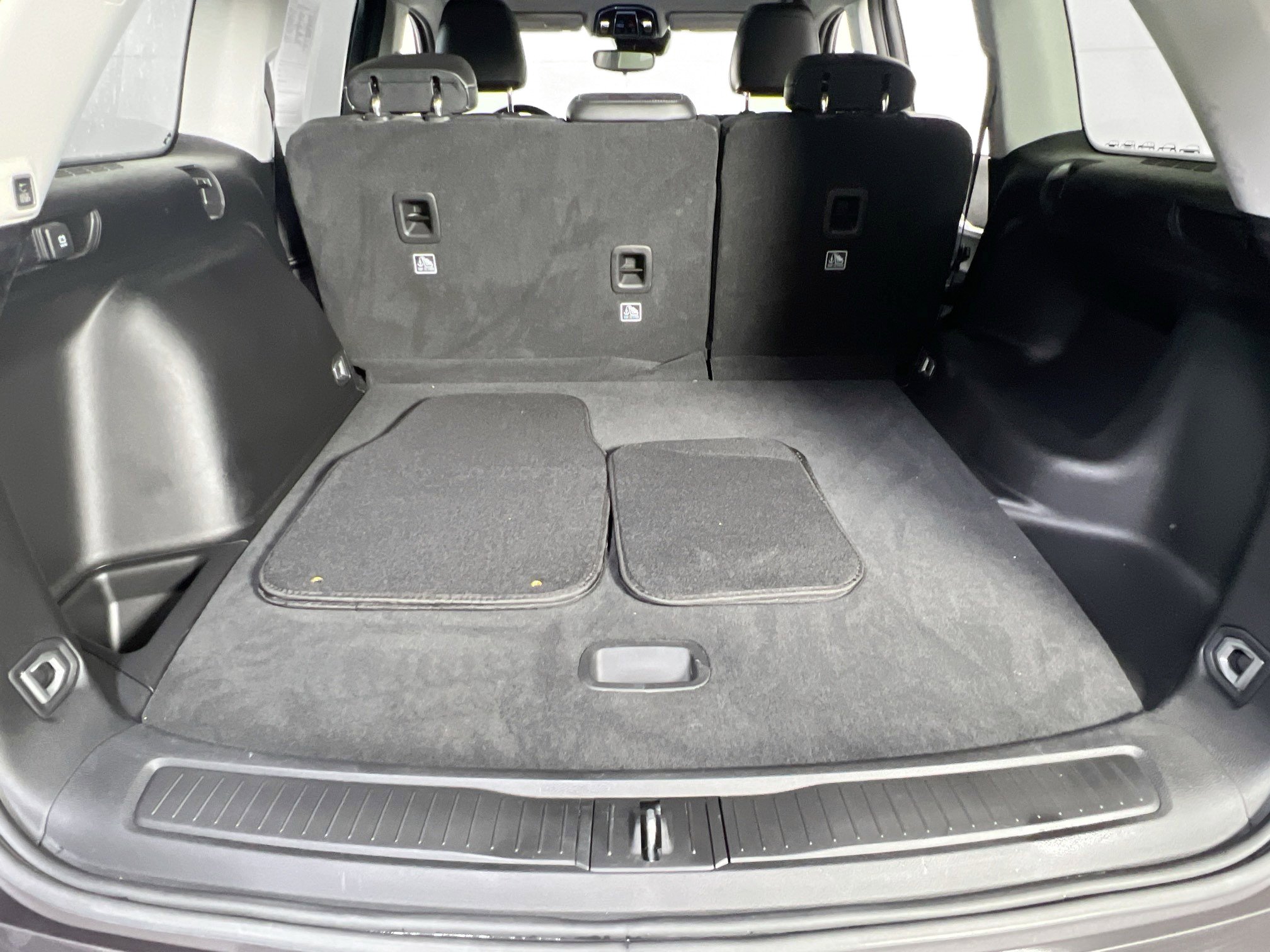 Used 2022 Jeep Grand Cherokee Limited image 25