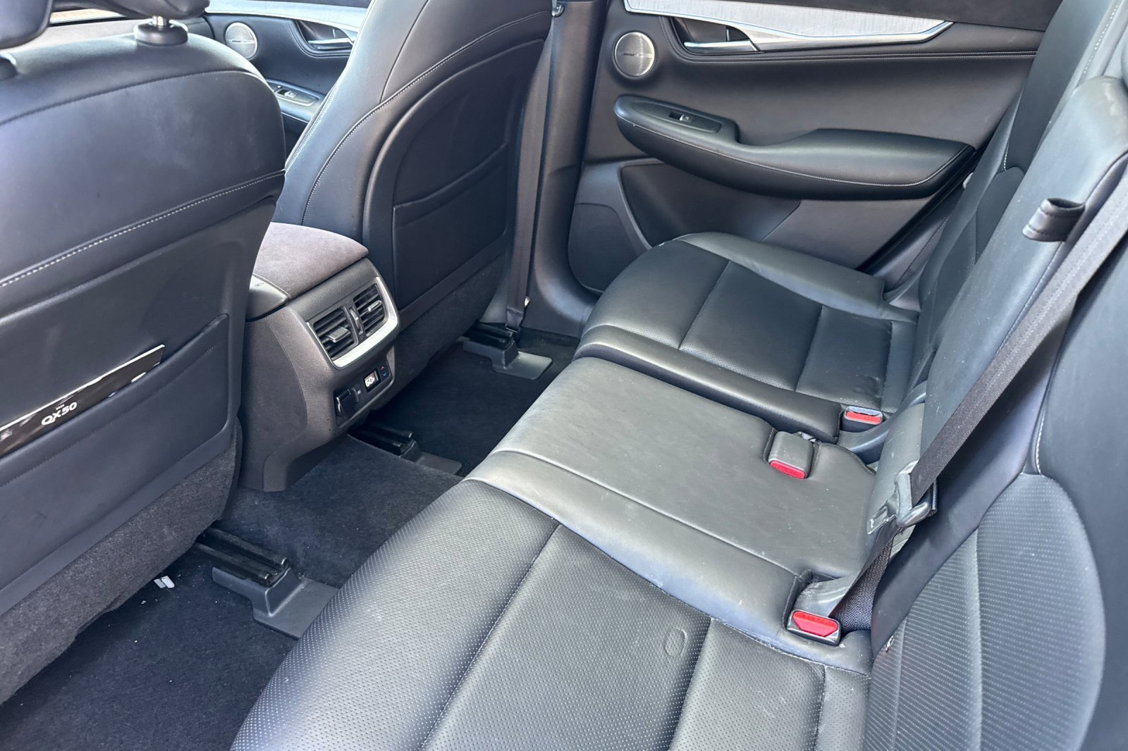 Used 2019 INFINITI QX50 Essential w/ Sensory Package image 15