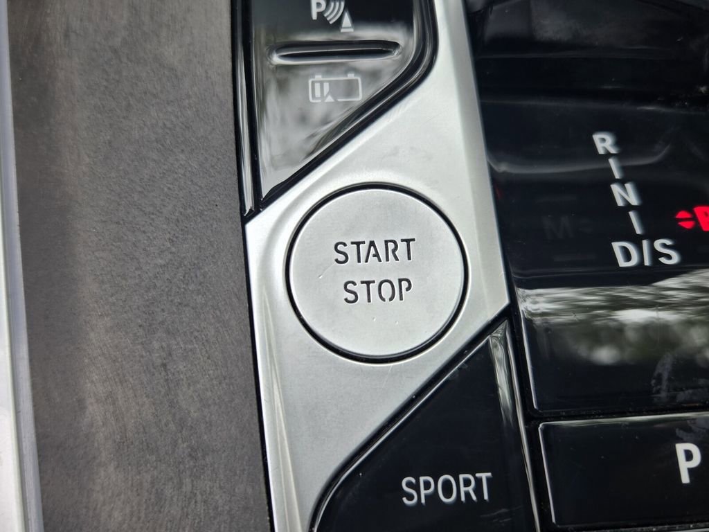 Used 2025 BMW X5 xDrive50e image 20