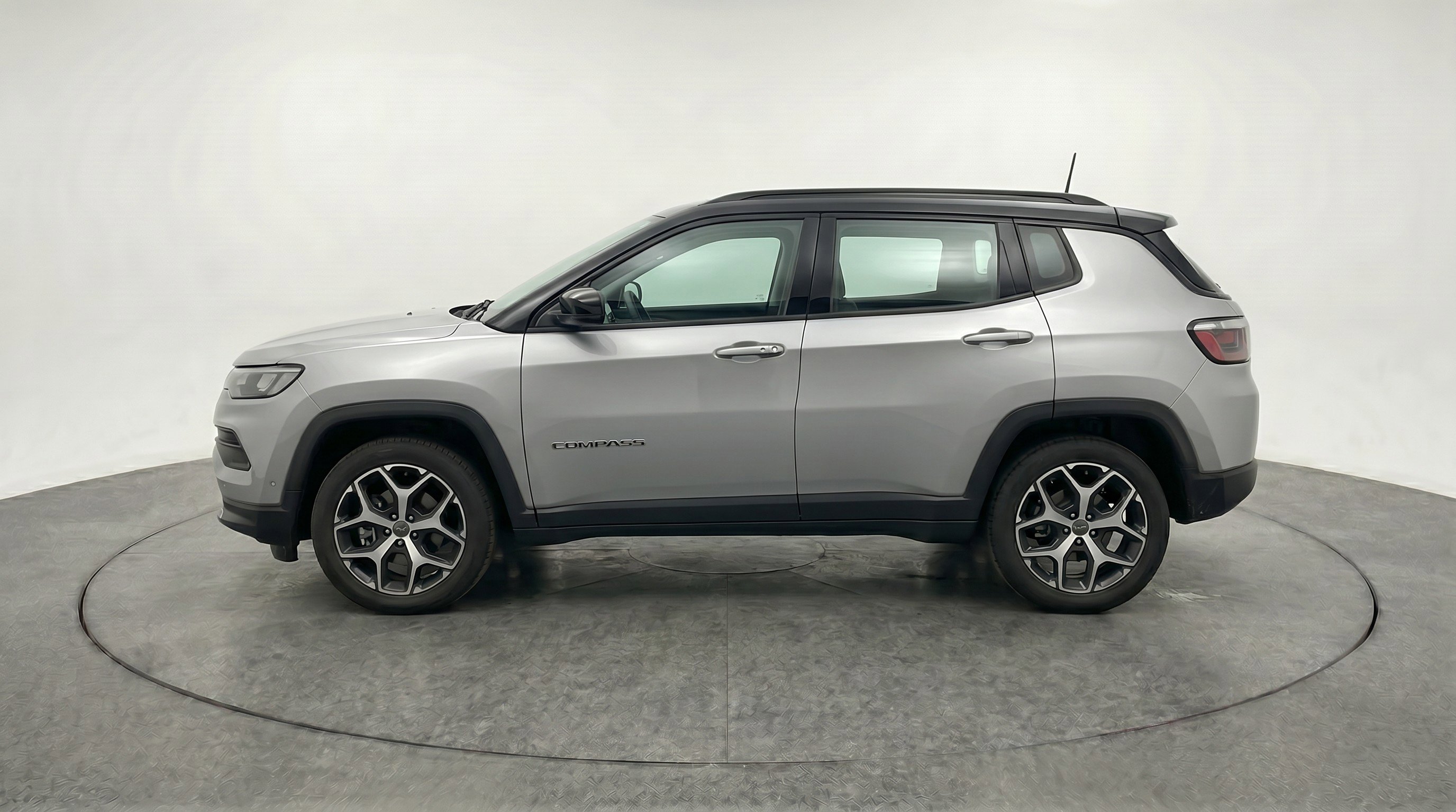 Used 2025 Jeep Compass Limited AWD/4WD image 5