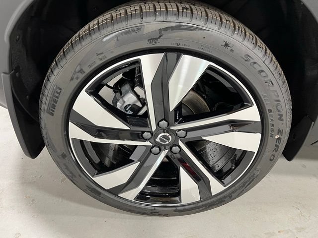 New 2026 Volvo XC40 B5 Ultra w/ Protection Package Premier AWD/4WD image 12