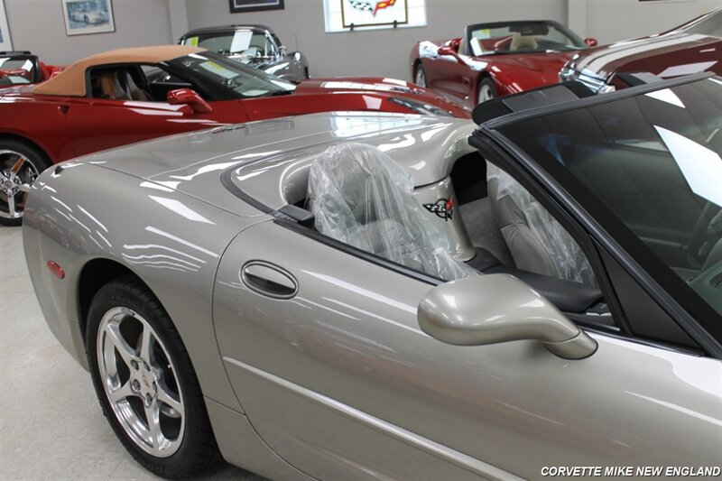 Used 2000 Chevrolet Corvette Convertible w/ Performance Handling Pkg RWD image 34