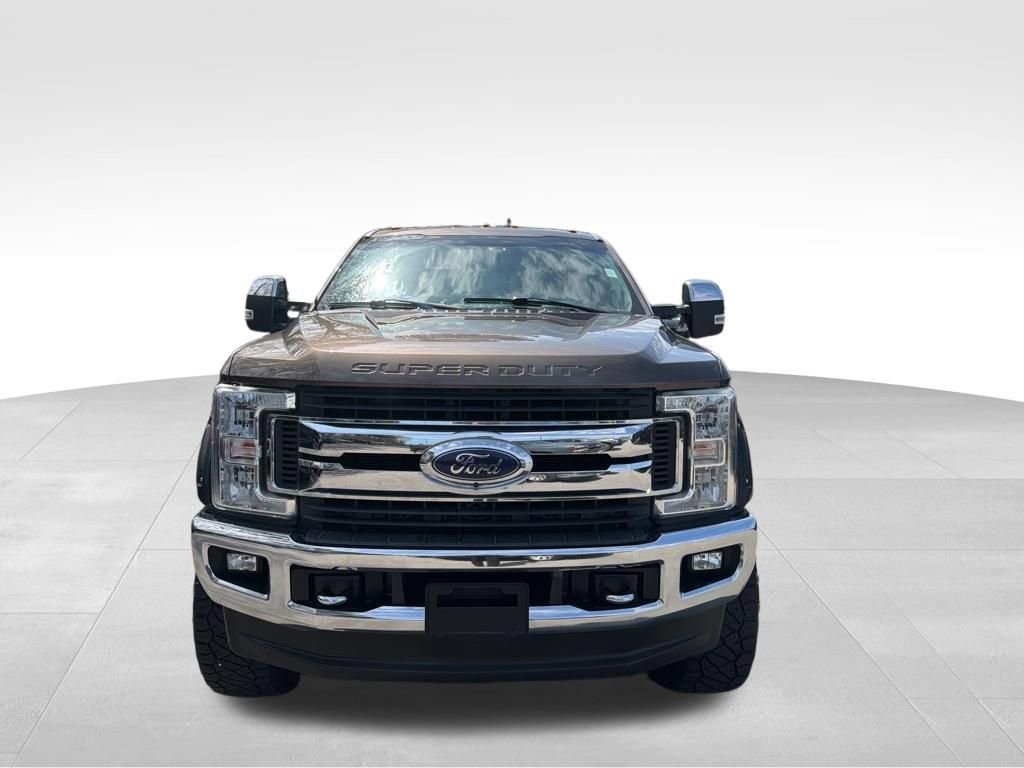 Used 2017 Ford F250 XLT w/ XLT Premium Package image 9