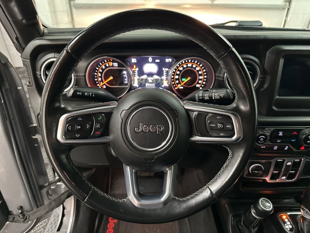 Used 2018 Jeep Wrangler Unlimited Sahara AWD/4WD image 16