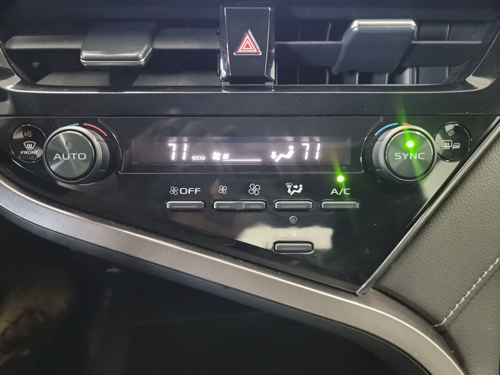 Used 2023 Toyota Camry SE FWD image 21