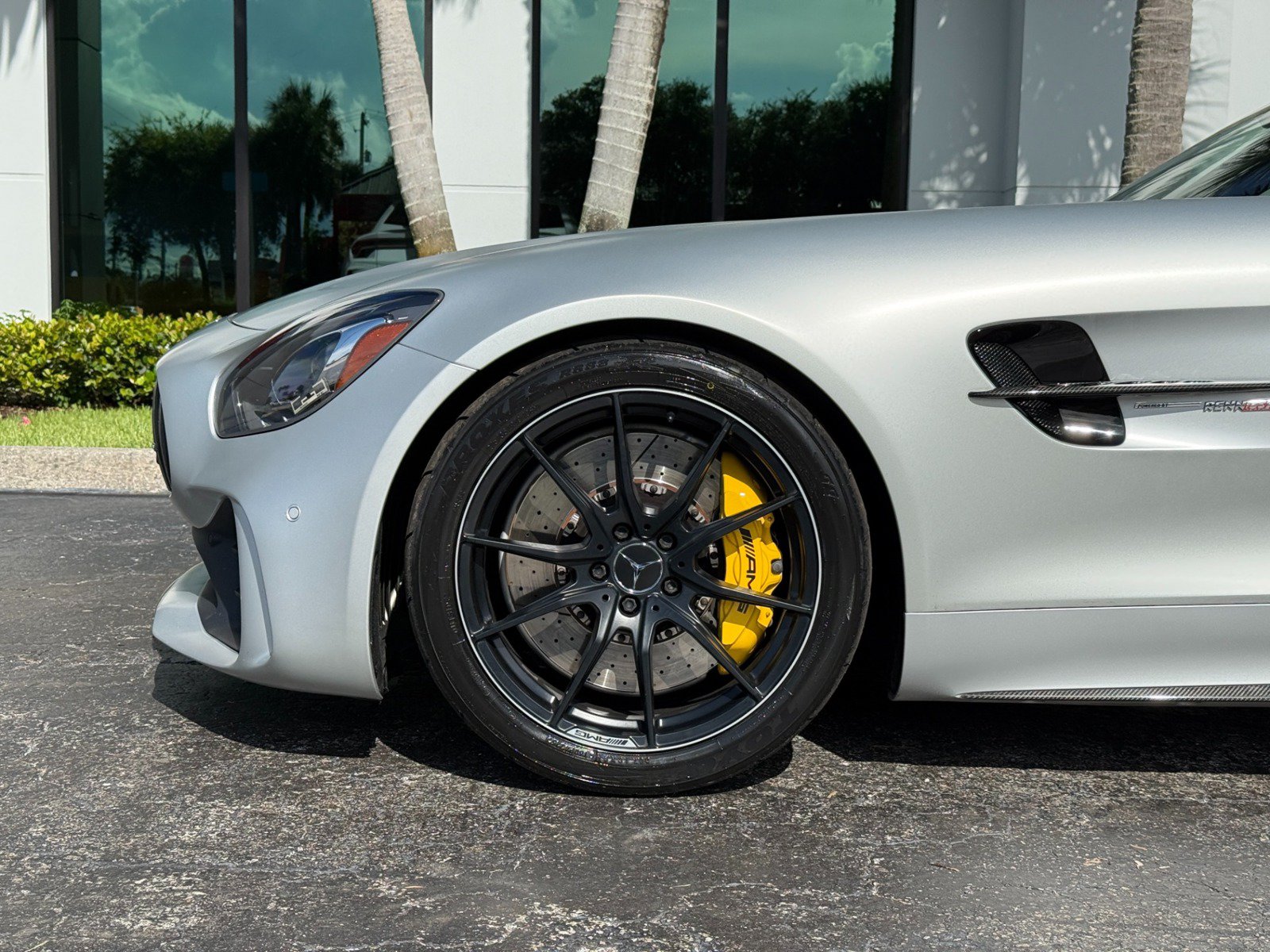 Used 2018 Mercedes-Benz AMG GT R image 40