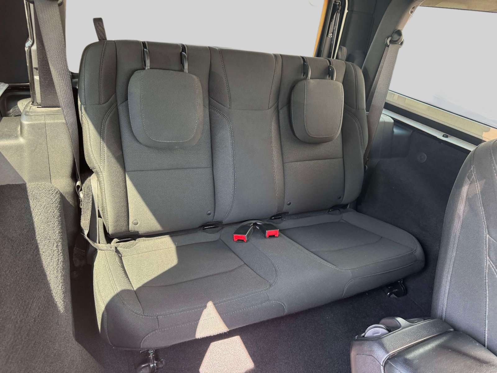 Used 2018 Jeep Wrangler Sport AWD/4WD image 13