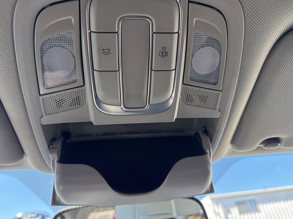 Used 2020 Hyundai Santa Fe SE image 28