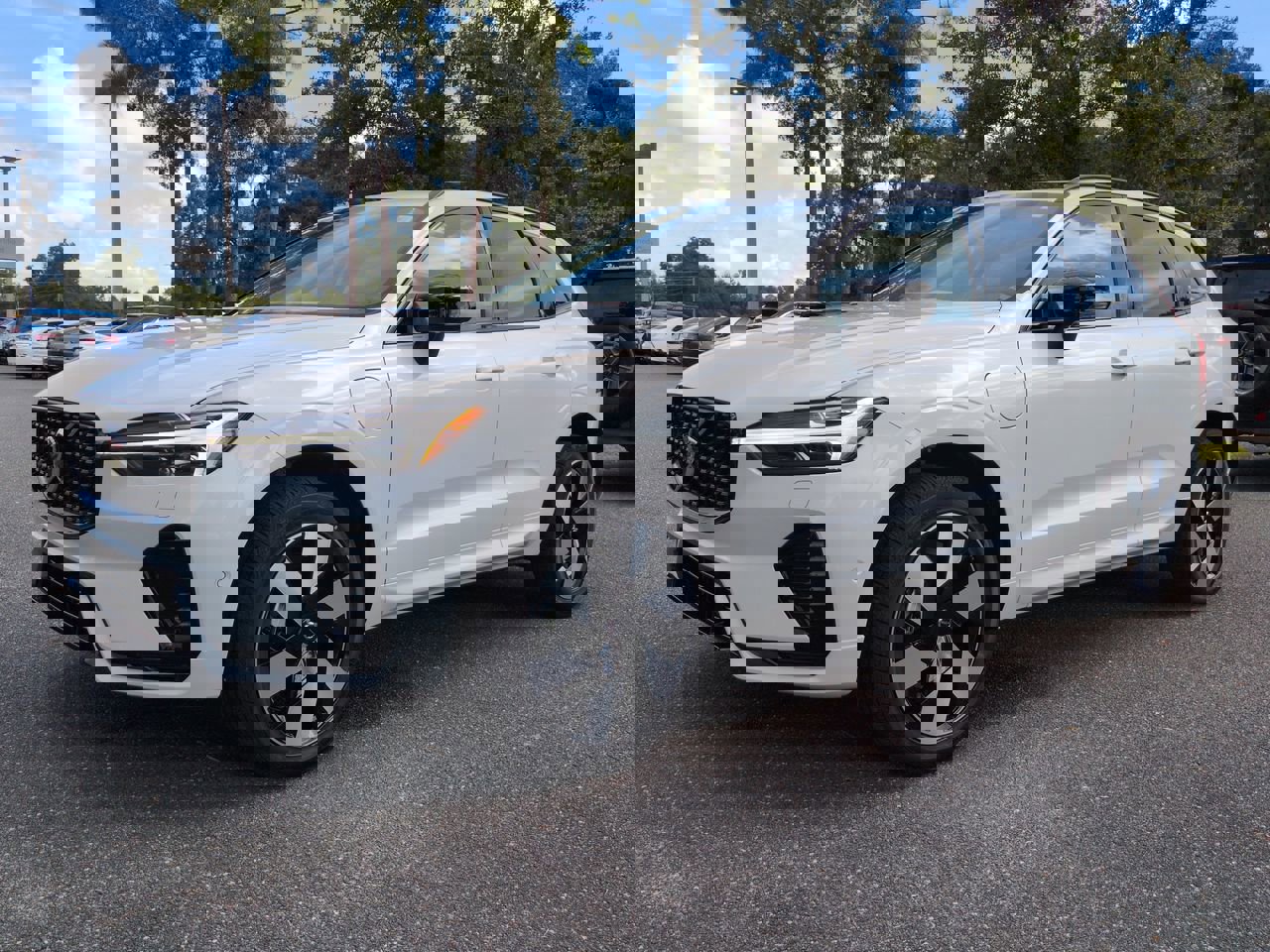 New 2025 Volvo XC60 T8 Plus w/ Protection Package Premier image 8