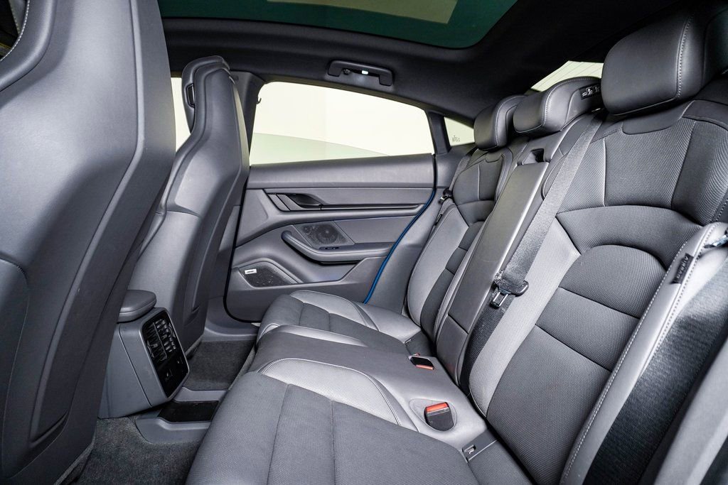 Used 2022 Porsche Taycan 4S image 16