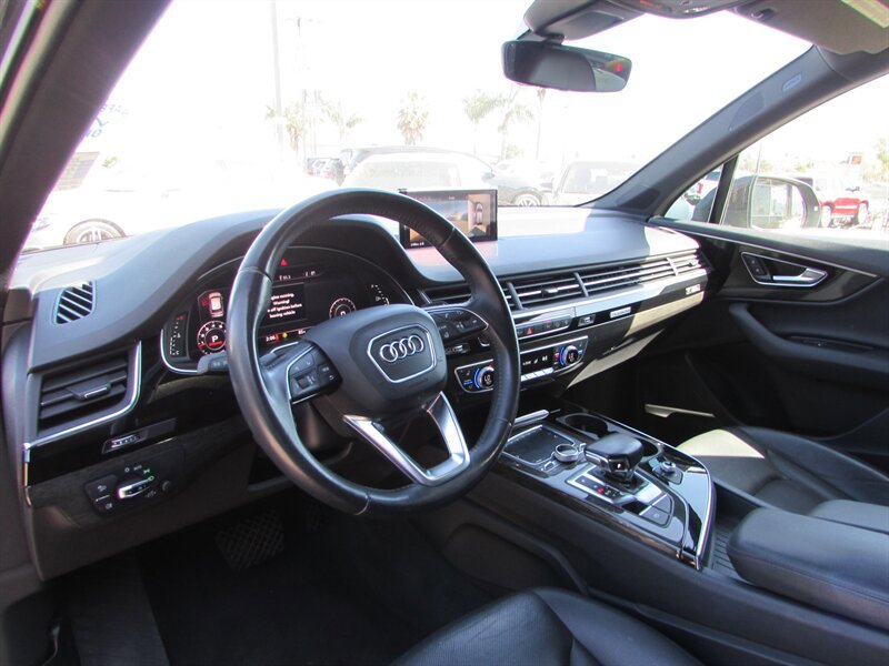 Used 2017 Audi Q7 3.0T Premium Plus w/ Premium Plus Package AWD/4WD image 9