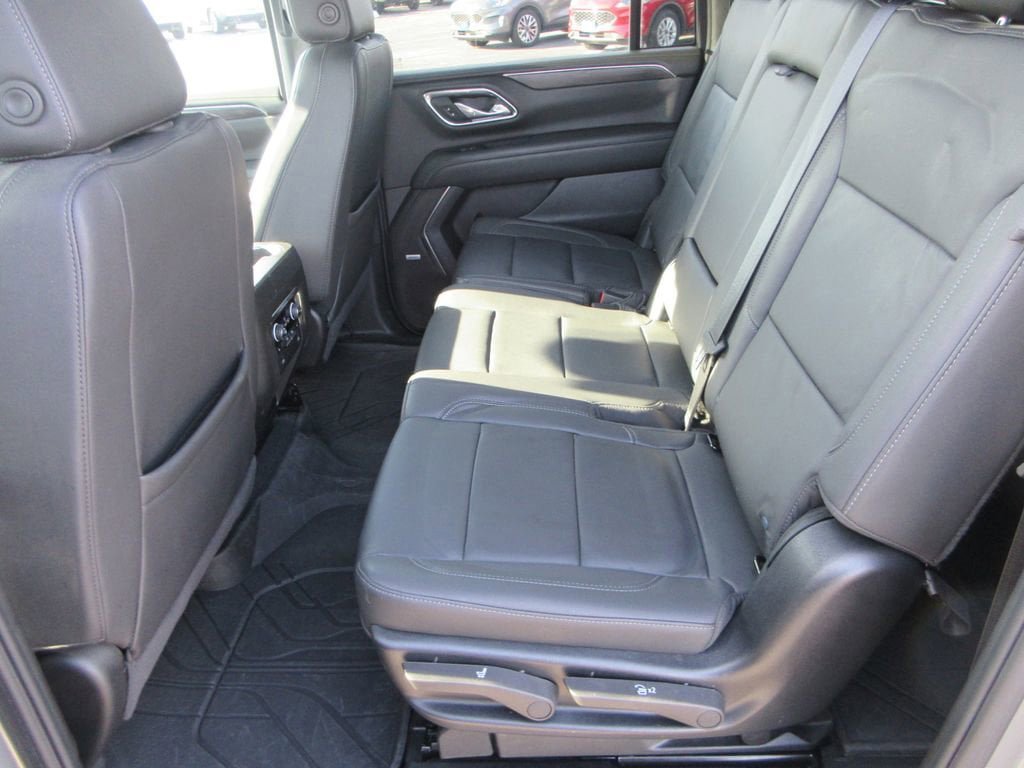 Certified 2024 Chevrolet Suburban Z71 w/ Luxury Package image 15