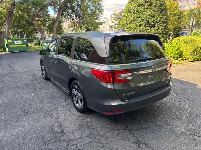 Used 2018 Honda Odyssey Touring image 3